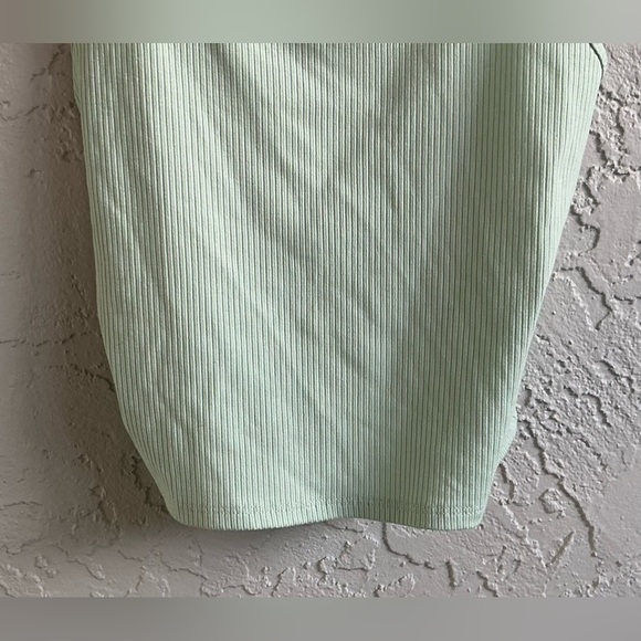 American Eagle Light Green Ribbed & Cropped Tank Top - Picture 3 of 8